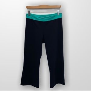 LULULEMON Boogie Crop Pants Black Teal Waistband Size 6